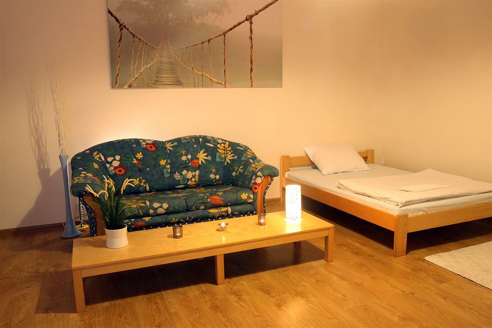 Frolic Goats Hostel Poznan Bagian luar foto