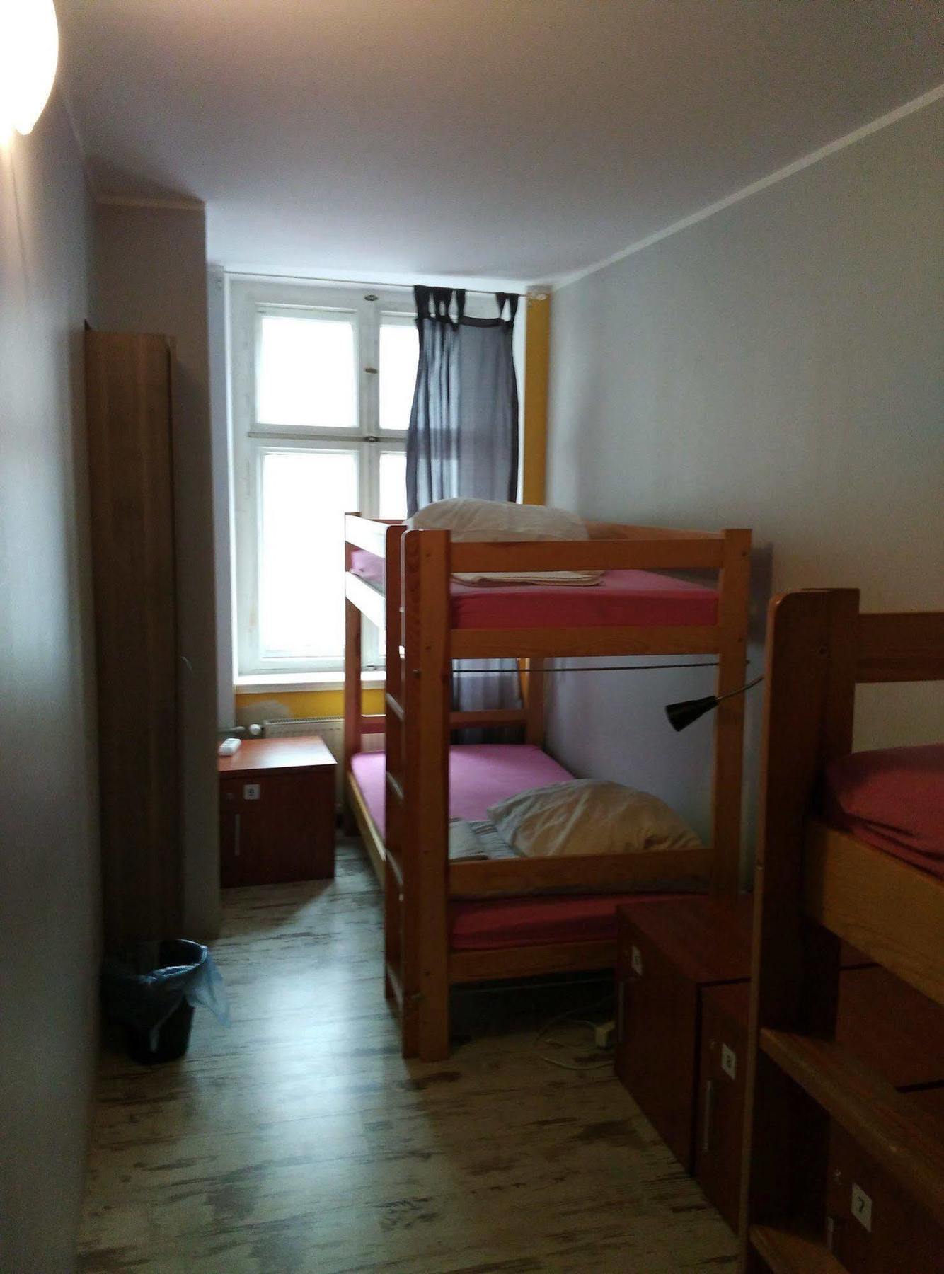 Frolic Goats Hostel Poznan Bagian luar foto