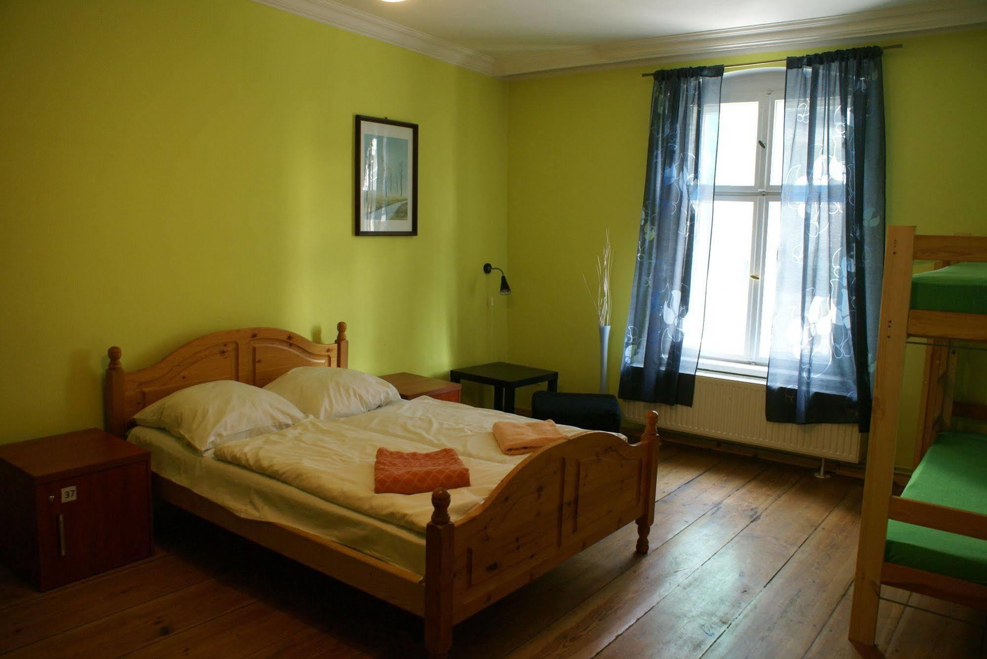 Frolic Goats Hostel Poznan Bagian luar foto