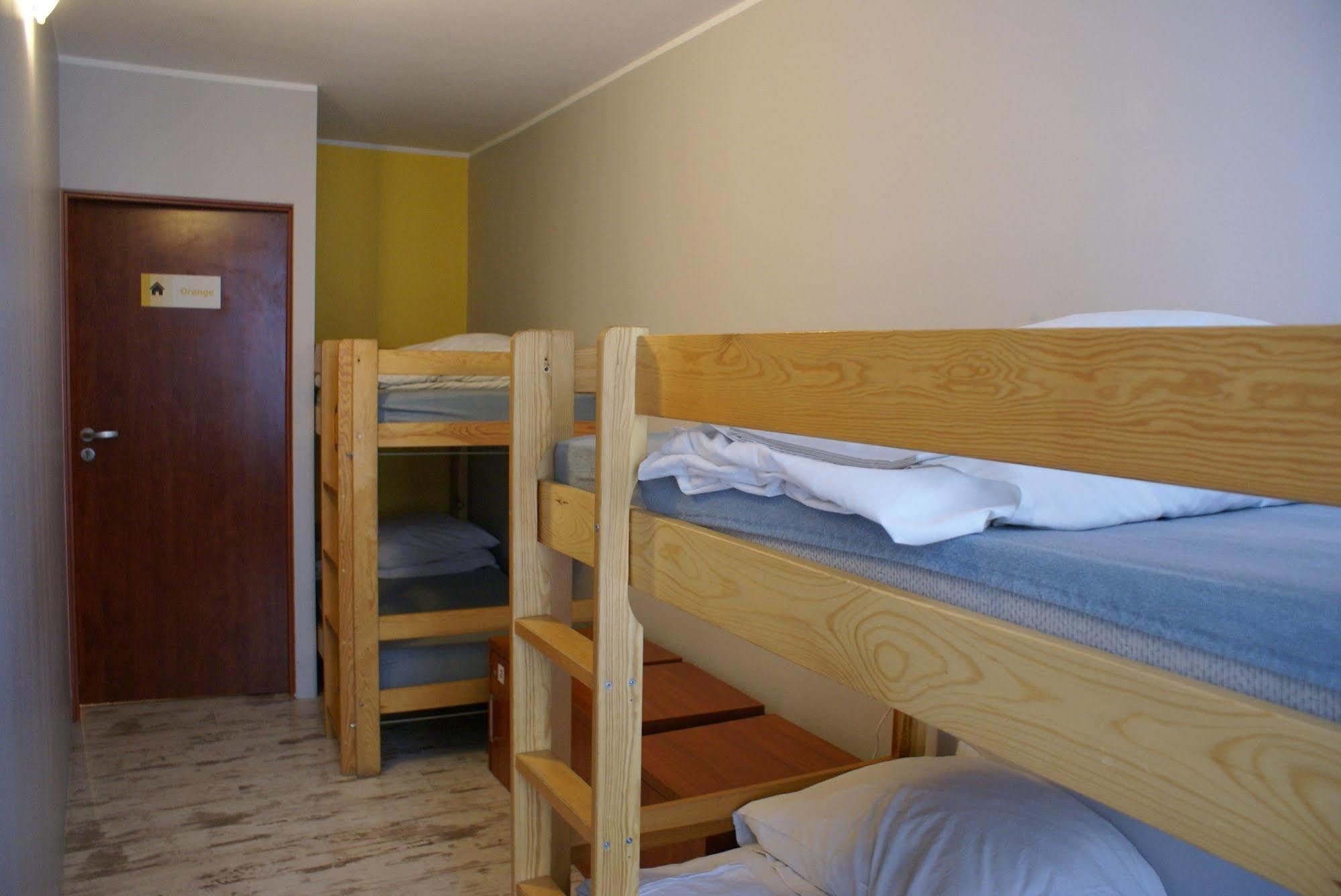 Frolic Goats Hostel Poznan Bagian luar foto