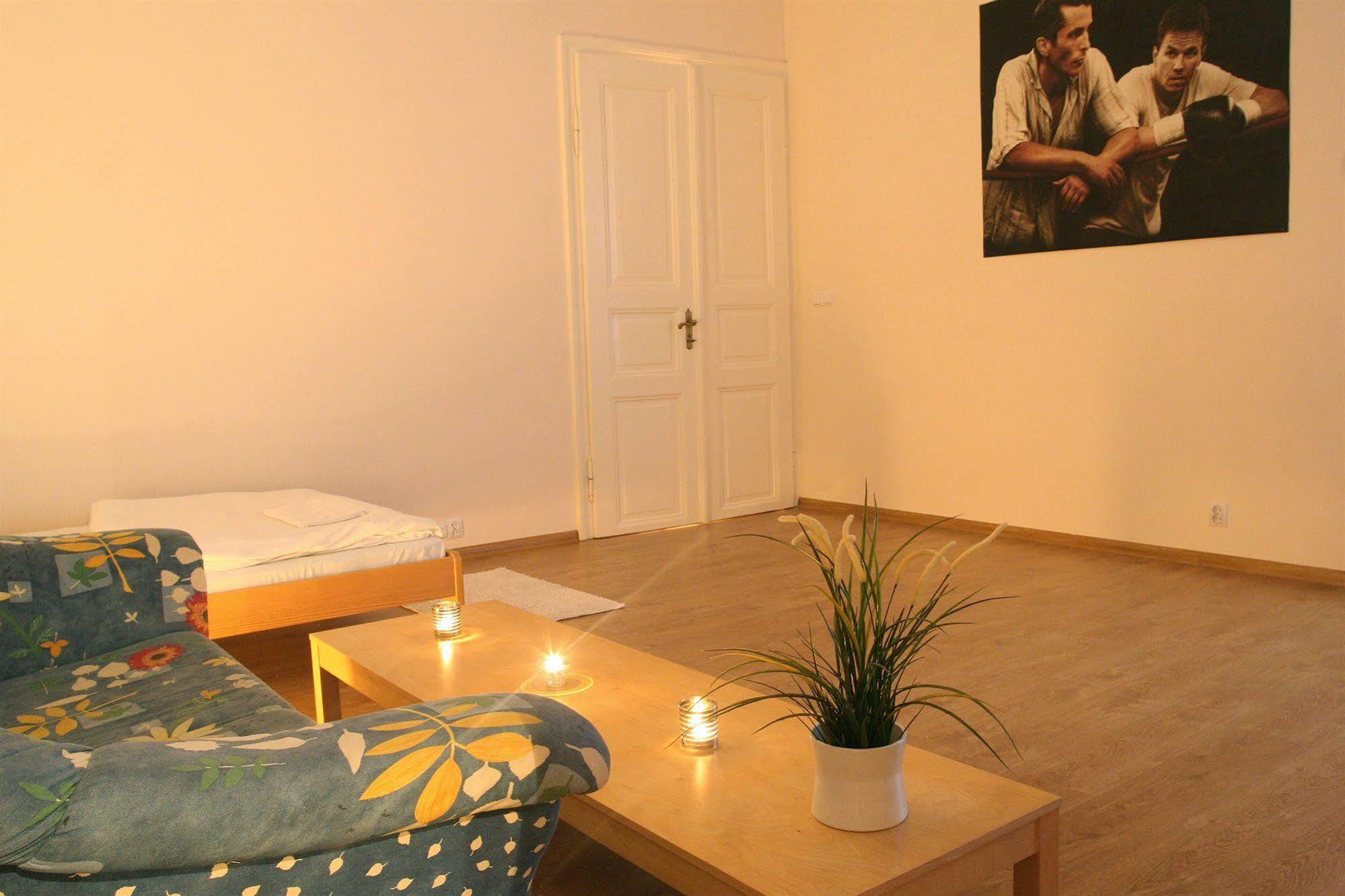 Frolic Goats Hostel Poznan Bagian luar foto