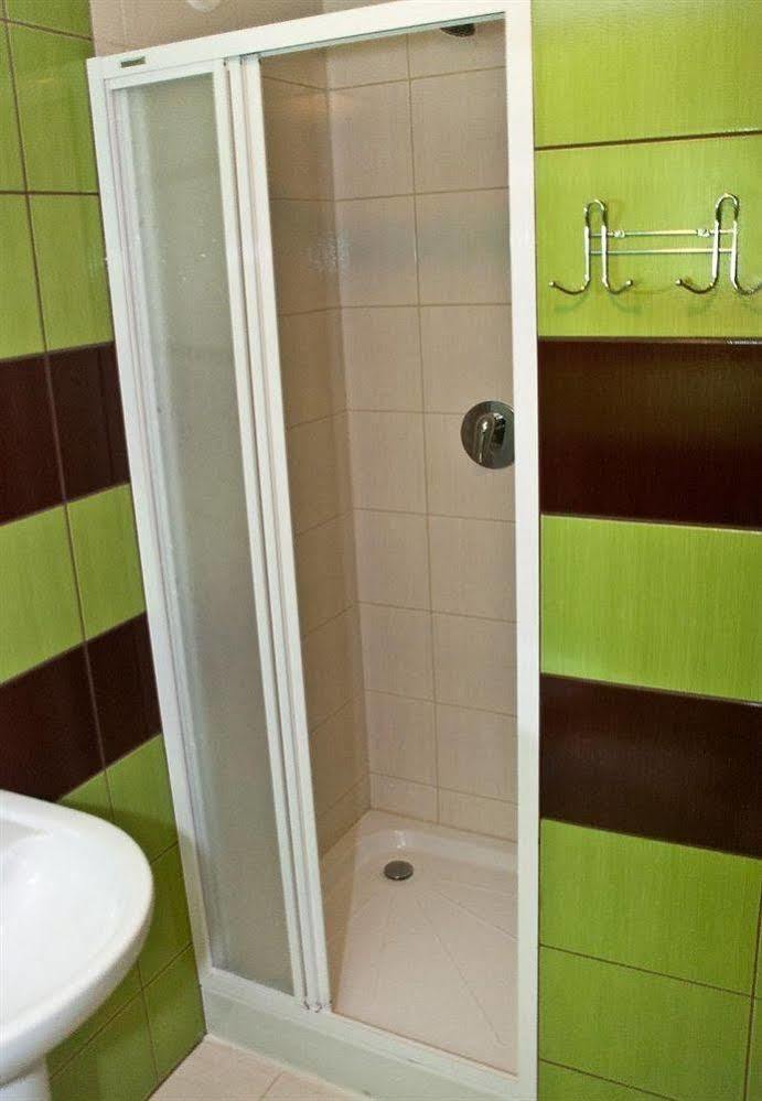 Frolic Goats Hostel Poznan Bagian luar foto