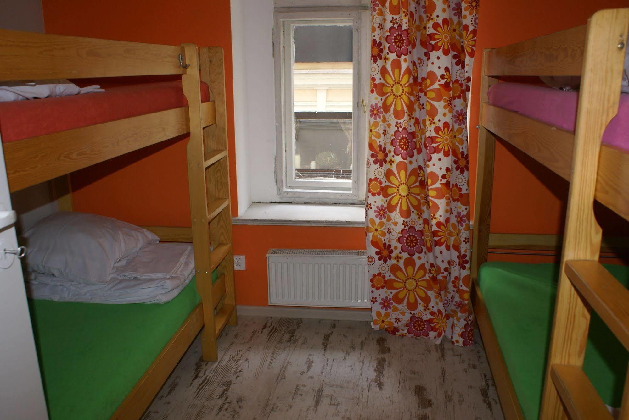 Frolic Goats Hostel Poznan Bagian luar foto