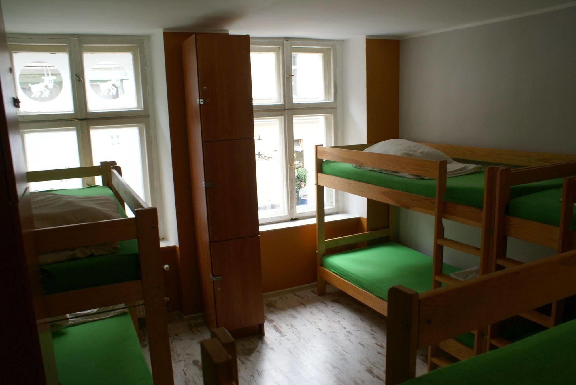 Frolic Goats Hostel Poznan Bagian luar foto